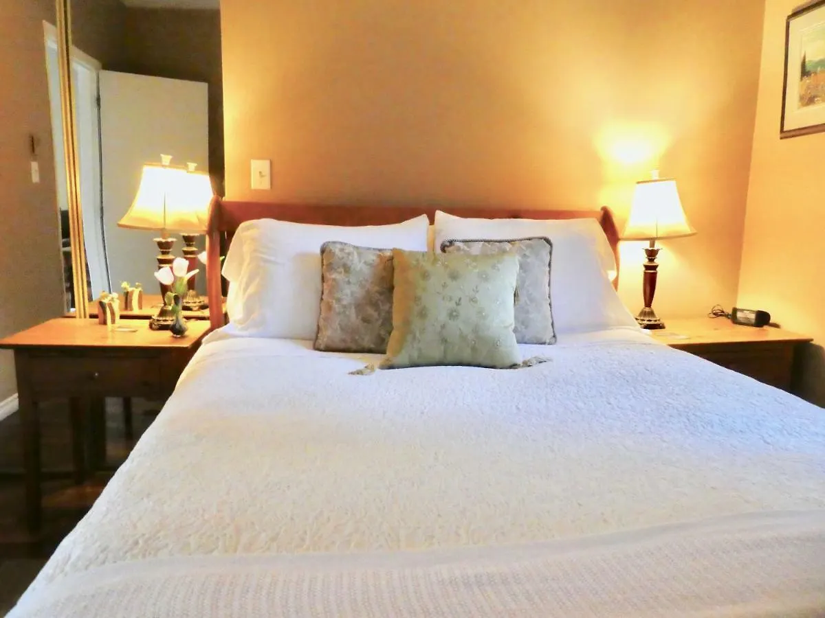 Belle Neige Suites: Whistler 0*,